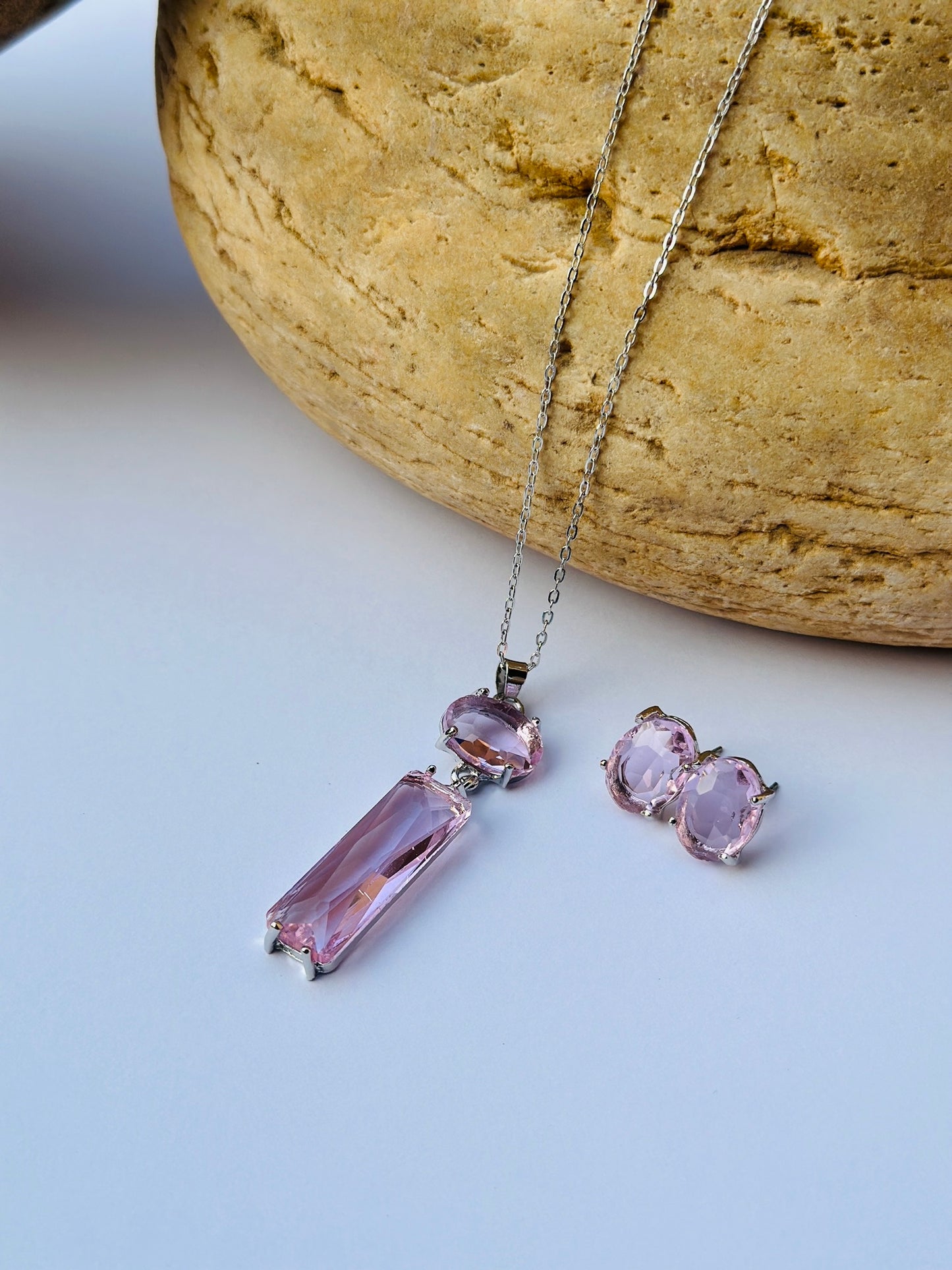Sleek Cut Pendant Set