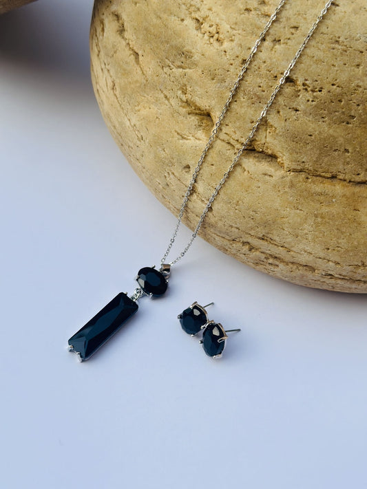 Sleek Cut Pendant Set