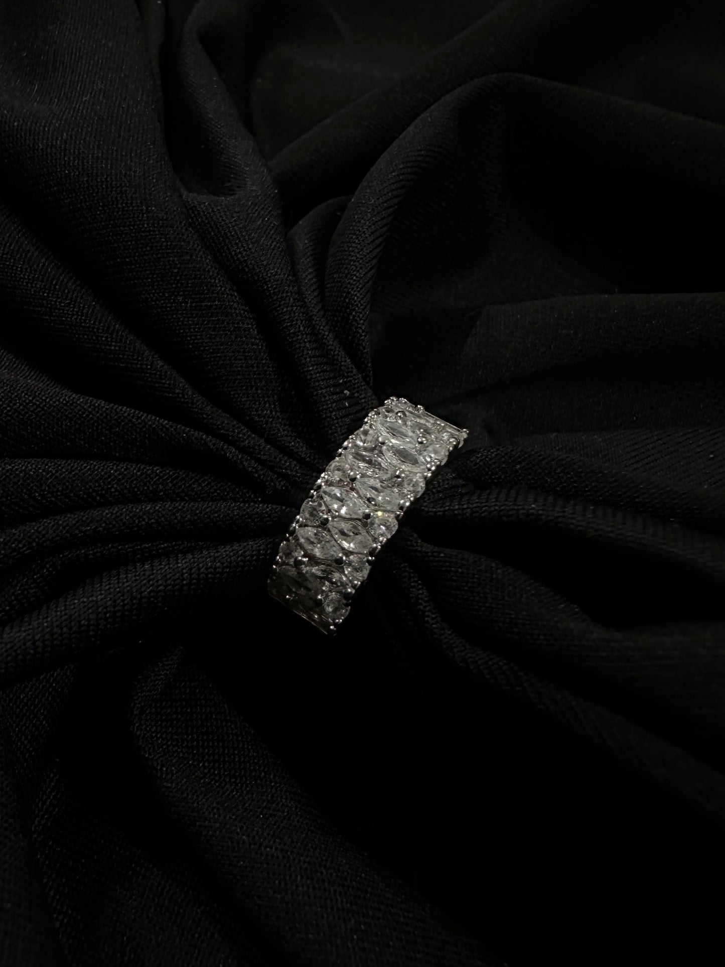 🎁 Marquise Eternity Band Ring (100% off)