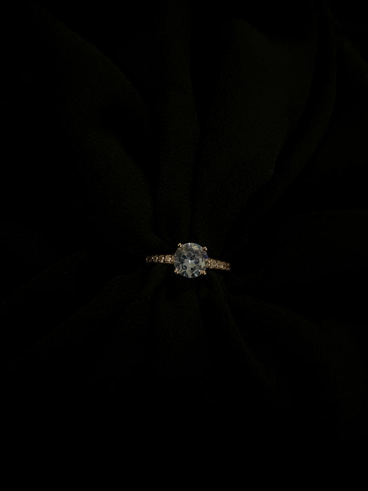 Luxe Radiance Solitaire Ring