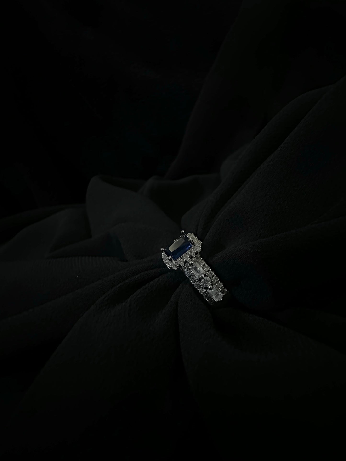 🎁 Regal Grace Gemstone Ring (100% off)