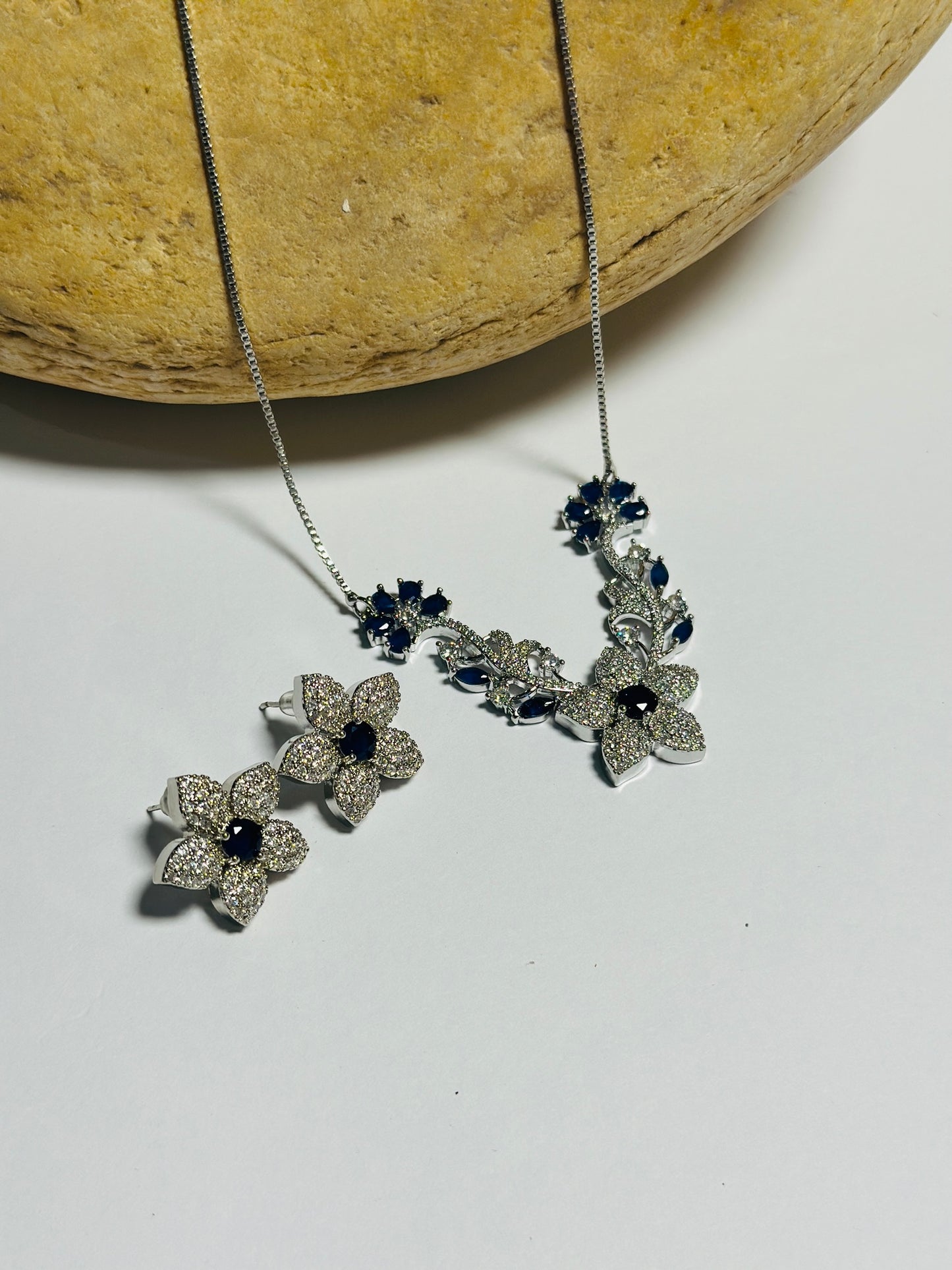 Midnight Bloom Jewelry Set