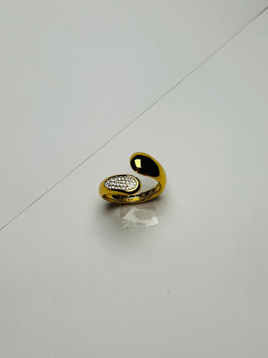 Luxe Drop Curve Ring