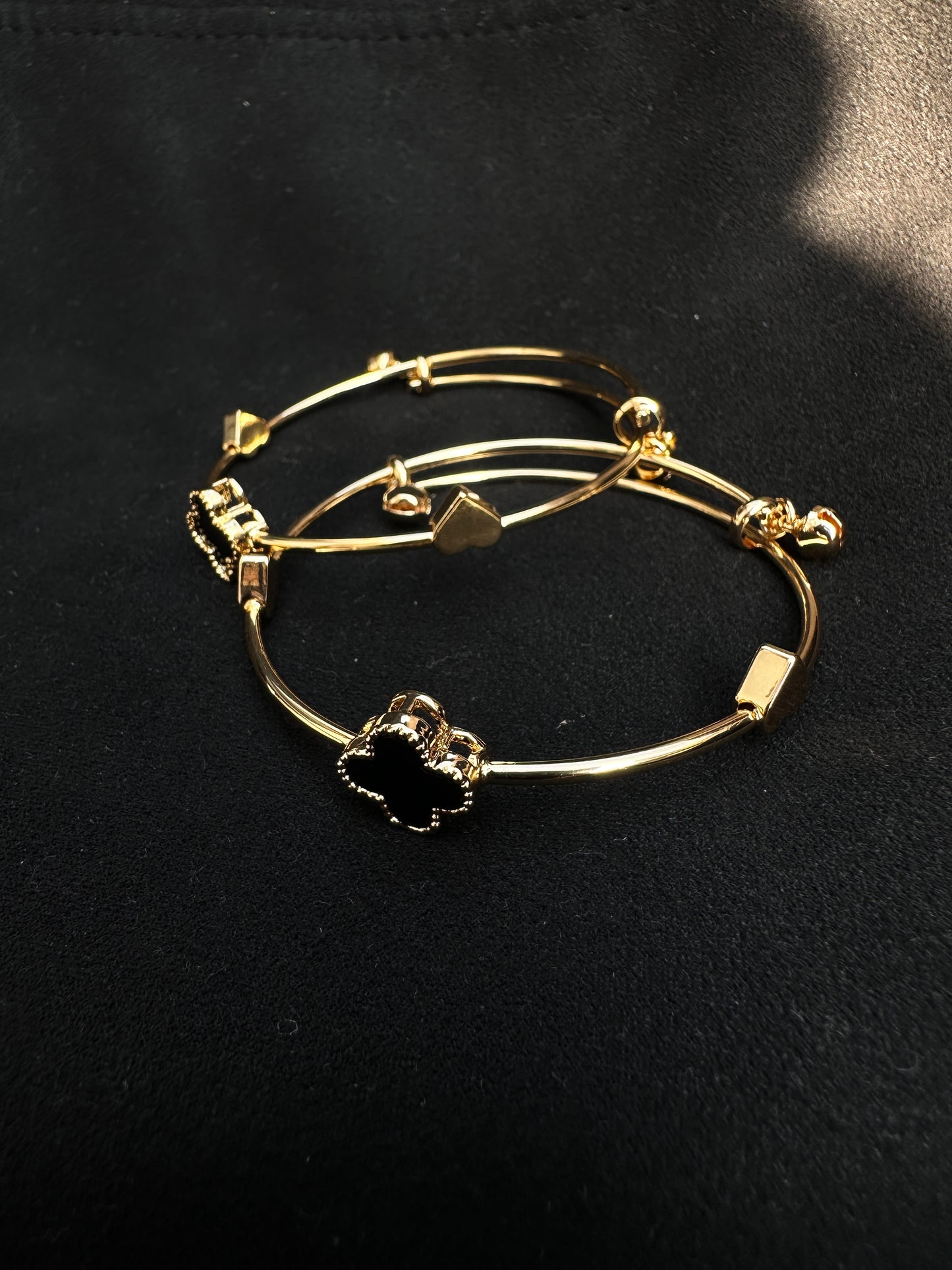 Exquisite Clover Bangles