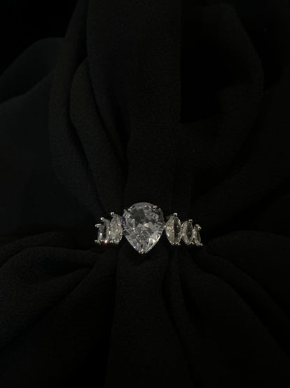 🎁 Oval-Cut Sparkling Stone Ring (100% off)