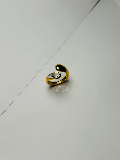 Luxe Drop Curve Ring