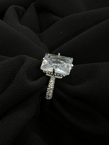🎁 Noir Elegance Ring (100% off)